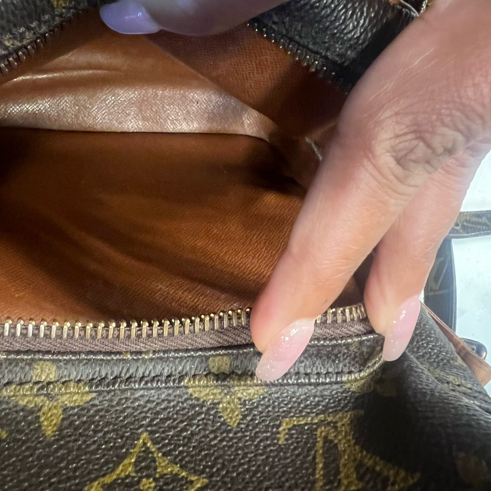 Louis Vuitton Brown Messenger Bag with Monogram Canvas - Picture 8 of 10